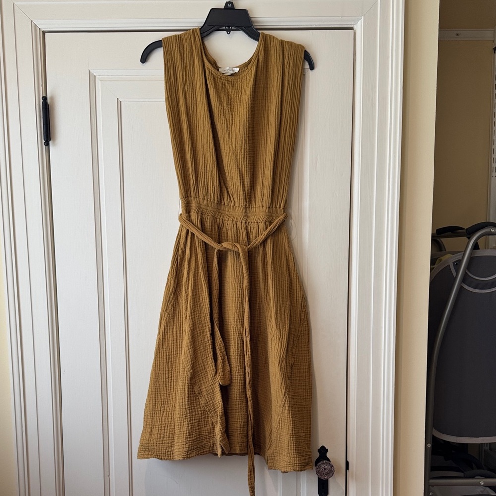 Chic Mustard Midi Dress with Belt